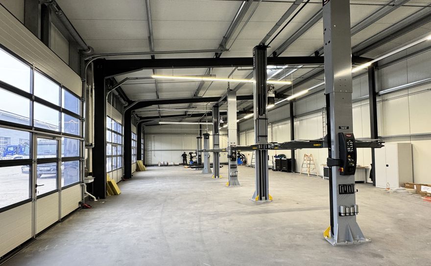 werkstatthallen-von-hacobau-gmbh-innenansicht1 (HaCoBau Hallen und Container Systeme GmbH)