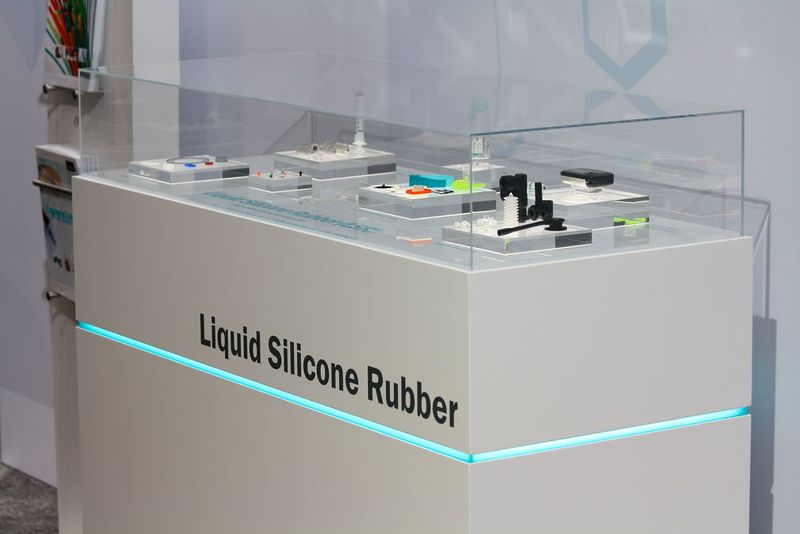 Auf der diesjährigen Compamed präsentierte Trelleborg unter anderem Dichtungen, die aus speziell für die Medizintechnik entwickelten Werkstoffen wie medizinischen LSR (Liquide Silicon Rubber) hergestellt werden.  (Trelleborg)