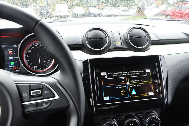 Auf Wunsch gibt es ein Infotainmentsystem samt Smartphone-Einbindung über Apple Carplay oder Android Auto samt einem Sieben-Zoll-Touchscreen. (Seyerlein / »kfz-betrieb«)