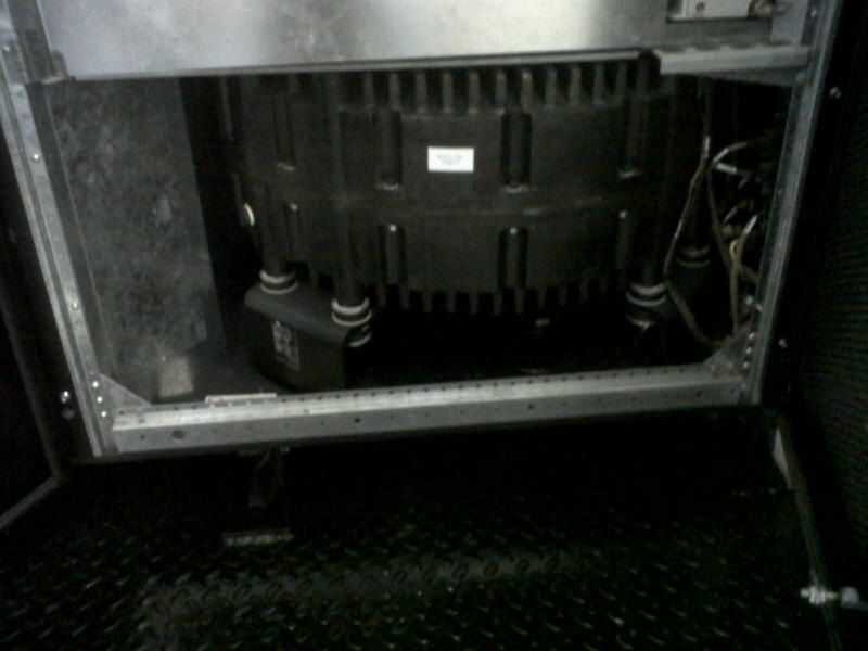 Das ist das Schwungrad der USV von Actice Power, das mit rund 7000 Umdrehungen für ein paar Sekunden genügend Strom erzeugt, um einen Generator anspringen zu lassen oder um Stromschwankunden oder Miniunterbrechungen zu überbrücken. Bild: uo (Archiv: Vogel Business Media)