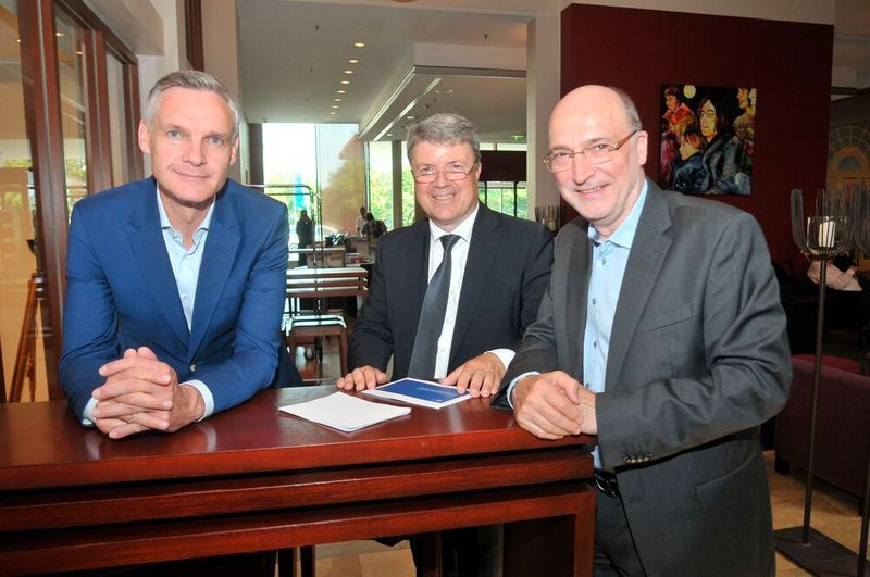 Finanzexperten: (v. li.) Jan Rehder, Achim Kreyenpoth und Hermann Frohnhaus (alle drei BDK). (Zietz/»kfz-betrieb«)