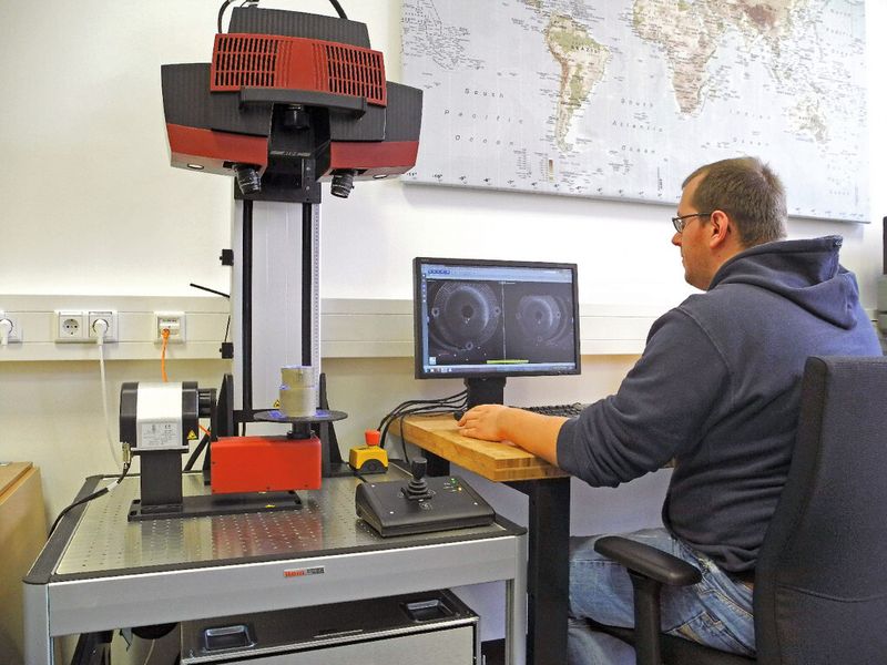 Optisches 3D-Messgerät ATOS III Triple Scan SO von GOM zur optischen Vermessung von Laserschmelzteilen. (Bild: Concept Laser)