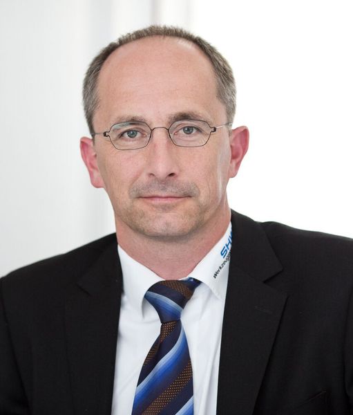 Martin Rathgeb, Technischer Leiter der SHW Werkzeugmaschinen GmbH, erklärt: „Für uns ist gutes Design die Symbiose einer Vielzahl optimierter Funktionen. Der Bediener mit seinen Bedürfnissen rückt schon bei der Entwicklung der Maschine immer mehr in den Vordergrund.“  (SHW)