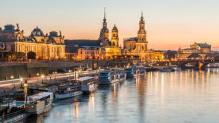 6. Dresden Communications Festival: Führende Wissenschaftlerinnen und Wissenschaftler, Vertreterinnen und Vertreter der Industrie sowie Politikerinnen und Politiker treffen sich in Dresden, dem pulsierenden Herzen von Silicon Saxony, um gemeinsam die Zukunft der Mobilkommunikation zu gestalten.  (Bild: © tichr/stock.adobe.com)