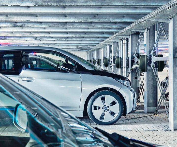 Elektroauto als Energiespeicher (Bild: Phoenix Contact)