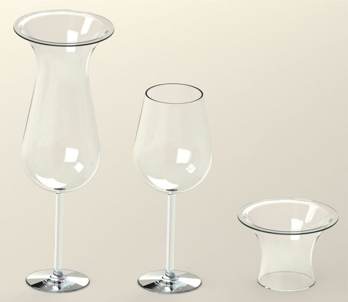 Zum abschließenden Vergleich: Weingläser vor (links) und nach dem Entfernen des sogenannten Überglases (jener rechts im Bild). (Bild: Coherent)