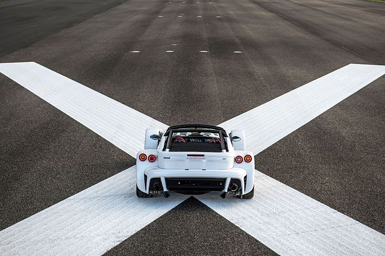 Durch Carbon-Felgen, eine Abgasanlage aus Titan sowie eine leichten Lithium-Ionen-Batterie sparen die Niederländer zusätzlich Gewicht ein. (Bild: Donkervoort )