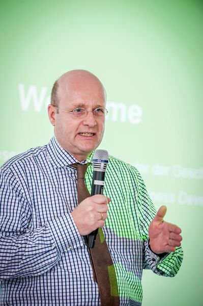 Infraserv-Geschäftsführer Jürgen Vormann begrüßte die rund 150 Teilnehmer der „perspectives 2014“. (Bild: Infraserv Höchst / Ulrich Schepp)