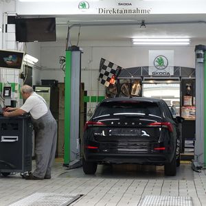 Der Autopunkt Falkensee besteht seit 1990 am jetztigen Standort und ist ein Skoda-Händler der ersten Stunde.(Bild:  Schreiner/»kfz-betrieb«)