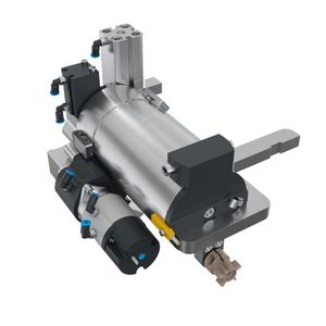 Ein näherer Blick auf das neue HLX-70-Magazin, das das Fließlochschrauben optimiert. Es kann laut Hersteller bis zu 70 Fügeelemente pro Füllung aufnehmen und erreicht eine um rund 30 % höhere Taktleistung. Je nach Anwendung senke es den Druckluftverbrauch außerdem um satte 66 %.