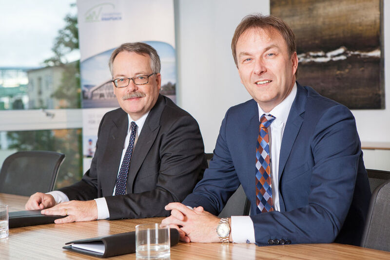 Geschäftsleitung Infraserv Knapsack (v.l.n.r.): Dr. Clemens Mittelviefhaus und Ralf Müller (Infraserv Knapsack )