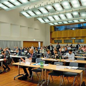 Good forecasts at the BAK Autumn Conference in Basel: The Swiss economy should grow by 2.3 per cent next year. In particular the MEM industry is profiting from the improved export conditions.
