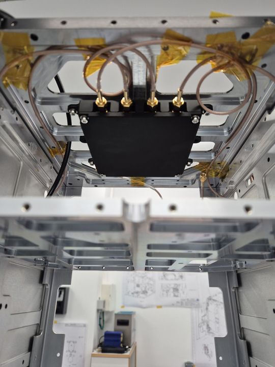 Die Komponenten entstehen heute per CNC-Fräsen auf Abruf aus Aluminium oder Edelstahl und erfüllen die engen Toleranzen in der Raumfahrt.(Bild:  Instituto Universitario Ignacio da Riva, Universidad Politécnica de Madrid)