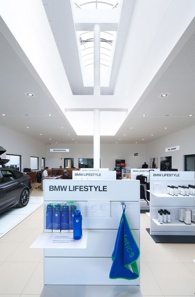 Ein Accessoire- und Zubehörshop gehört zum Betrieb dazu. (Foto: Becker-Tiemann)