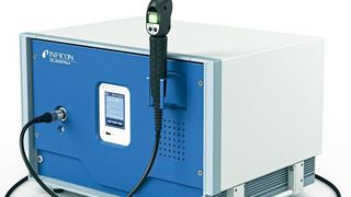 Über Feldbusschnittstellen lässt sich das Lecksuchgerät in automatisierte Abläufe und Kontrollschleifen einbinden.   (Inficon)