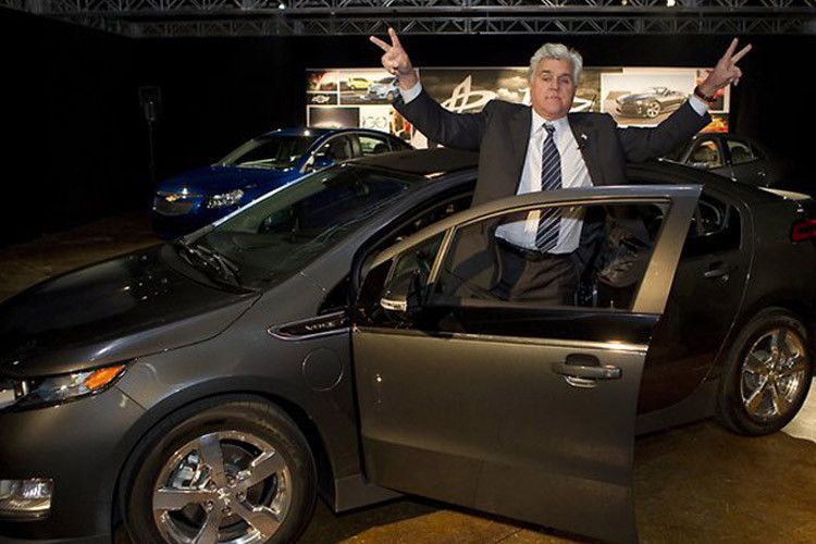 Dieser Herr ist als Autonarr bekannt: Talkshowmaster Jay Leno. (Foto: LA Auto Show)