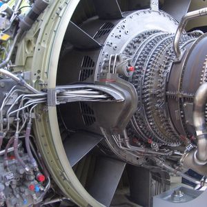 Verrohrung im Triebwerk des A380 von Rolls Royce.