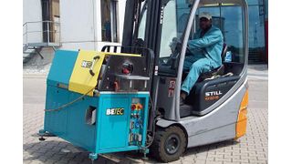 Die Schneid- und Sickenmaschine lässt sich mit einem Handhubwagen oder einem Gabelstapler leicht transportieren. (Archiv: Vogel Business Media)