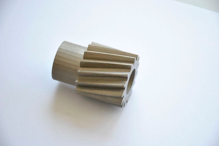 Even mechanically or thermally highly stressed components, such as gear wheels, can now be re-manufactured using the 3D printing process - however, this 