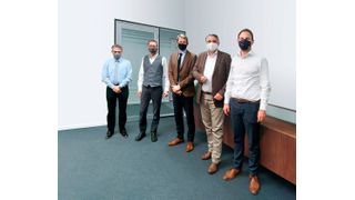 Leadec hat zum 1. November 2020 die AVI GmbH übernommen, die auf Automation und industrielle IT spezialisiert ist. Die Unternehmensvertreter beim Signing (v.l.): Veit Menges, Mirko Wittek, Frank Seifert (alle AVI), Dr. Achim Agostini, Alexandar Jakšić (beide Leadec). (Leadec)