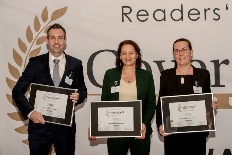 Die Gewinner in der Kategorie IT-Dienstleister & Rechenzentren: Christian Heckmann (Bechtle), Dr. Birgit Brigl (ITZBund) und Dr. Christine Zoppke (Dataport) (offenblen.de)