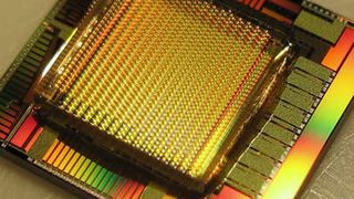 Wenn der Bildsensor einzelne Photonen zählt: Die Bearbeitung der digitalen Bildsignale ist bereits direkt auf dem Mikrochip möglich (Foto: Fraunhofer IMS)