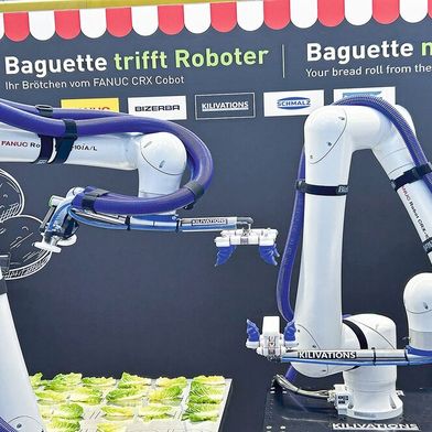Im Zusammenspiel aller Partner belegte die Automatisierungszelle auf der Automatica das perfekte Sandwich.  (Bild: J. Schmalz GmbH)