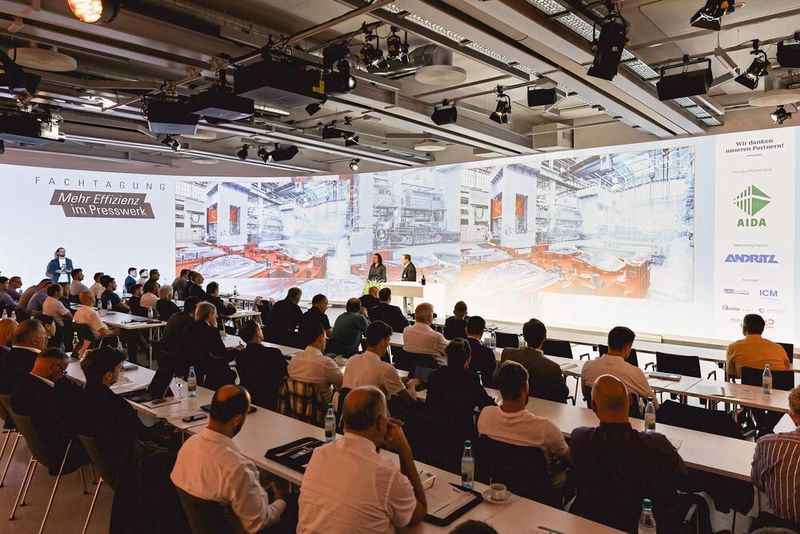 Impressionen der Fachtagung „Mehr Effizienz im Presswerk“ 2025 in Würzburg. (Bild: Stefan Bausewein)