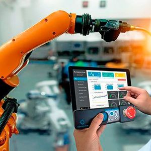 Auf der SPS IPC Drives 2017 zeigt R3 Communications ein in Kooperation mit Schleicher Electronic entwickeltes Echoring Radio Board, das – ähnlich einem WLAN-Modul – für beliebige Systeme genutzt werden kann. In einer ersten Anwendung dient es als Basis für ein Schleicher-Tablet-Dock-HMI, das Consumer Tablets unter Verwendung von Profisafe für Wireless-Safety-Anwendungen fit macht. Die zuverlässige Funkkommunikation erlaubt z.B. Closed-loop-Roboteransteuerungen aus der Edge-Cloud.  R3 Communications auf der SPS IPC Drives 2017: Halle 10.1, Stand 232(Bild:  @zapp2photo)