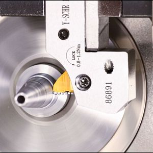 Die Neoyswiss-Werkzeuge von Iscar erlauben das Drehen auf der Y-Achse.(Bild:  Iscar)