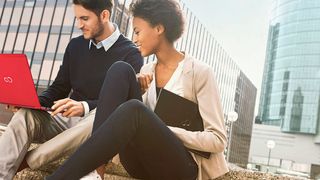 Bei hochklassigen Business-Notebooks gewinnt das Design eine wachsende Bedeutung. Fujitsu reagiert auf diesen Trend mit dem schlanken und schicken Lifebook U938.  (Fujitsu)