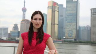 Miriam Wickertsheim vor der Skyline in Shanghai. Sie ist eine von 850.000 Ausländern, die in China leben. (Bild: Miriam Wickertsheim- Direct HR)