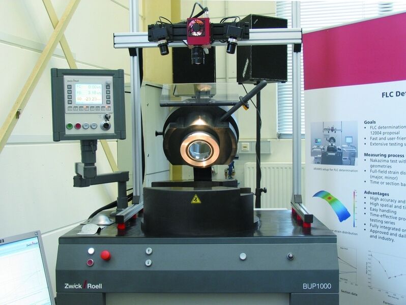 Die neue Blechumform-Prüfmaschine BUP 1000 ist für Ziehkräfte bis 1000 kN ausgelegt. Bild: Zwick (Archiv: Vogel Business Media)