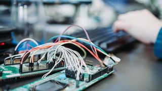 Device mangament becomes in essential in Industry 4.0 (Source: Zan (Unsplash))