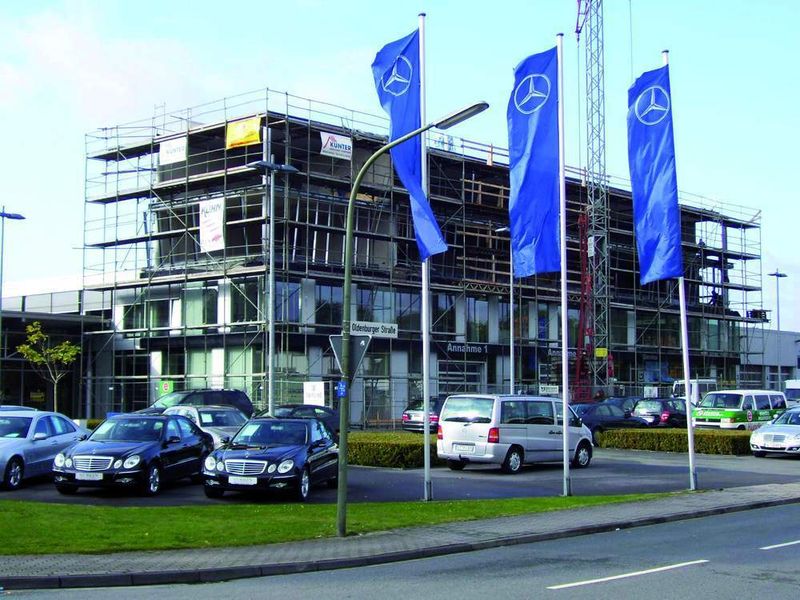 Derzeit ist der Verwaltungstrakt in Rheine im Umbau und wird um zwei Etagen aufgestockt. (Archiv: Vogel Business Media)