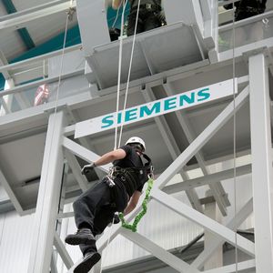 (Siemens)