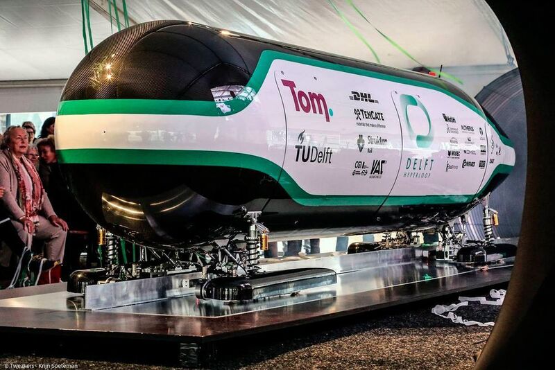Wie ein Wassertropfen geformt: Die Delfter Hyperloop-Kapsel erhielt den Preis für den technisch besten Prototypen. (Voxeljet AG)