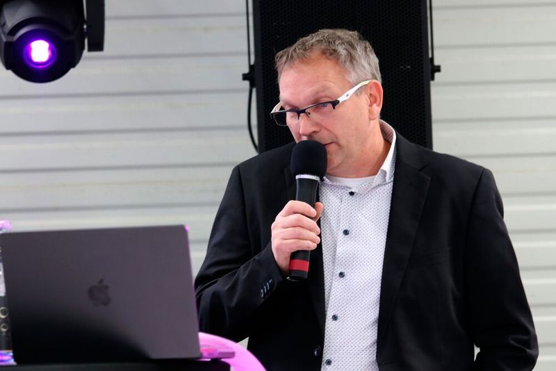 Landesinnungsmeister Frank Jensen gab einen Rückblick auf seine Arbeit und die des Verbandes im vergangenen Jahr. Zusätzlich zu seinem Bericht standen auch Wahlen auf der Tagesordnung. (Bild: Jürgen Klasing)