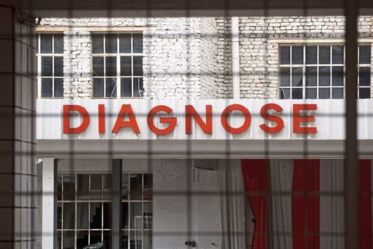 Sie ist der Schlüssel zum Erfolg in Sachen Wartung und Indstandsetzung moderner Fahrzeuge: die Diagnose. Doch immer öfter stoßen freie Betriebe mit Multimarken-Diagnosegeräten an Grenzen. Und sie stellen fest: Ohne Zugang zu Datenplattformen und Systemen der Fahrzeughersteller wird es immer „enger“. Sie ist der Schlüssel zum Erfolg in Sachen Wartung und Indstandsetzung moderner Fahrzeuge: die Diagnose. Doch immer öfter stoßen freie Betriebe mit Multimarken-Diagnosegeräten an Grenzen. Und sie stellen fest: Ohne Zugang zu Datenplattformen und Systemen der Fahrzeughersteller wird es immer „enger“.
