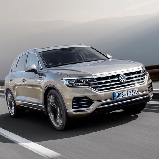 Im neuen VW Touareg lässt es sich komfortabel reisen. (Bild:  VW)