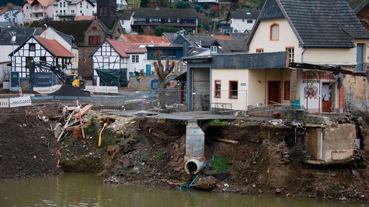 Fünf Monate nach der Flut sind ihre katastrophalen Ausmaße noch erkennbar.(Bild:  Wenz | F+K)