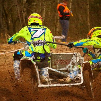 Sidecars sind im Kommen. Allerdings geht es im Rechenzentrum steriler zu bei viel höherer Geschwindigkeit.  (Bild: frei lizenziert: rihaji)
