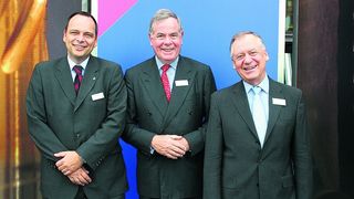 Christoph Miller, Projektleiter beim VDW, Helmut von Monschaw, Geschäftsführer des VDW, und Dr. Fred Steiner, Direktor Internationale Messen und Ausstellungen des VDW (v.l.n.r.). Bild: Schreier (Archiv: Vogel Business Media)