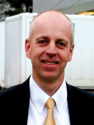 Joachim Zoll, Leiter des Siemens-Geschäftsfeldes Kranausrüstungen, Erlangen:„Ein zukünftiges Container-Terminal stelle man sich wie einen überdimensionalen Pick-&-Place-Automaten vor.“Bild: Schäfer (Archiv: Vogel Business Media)