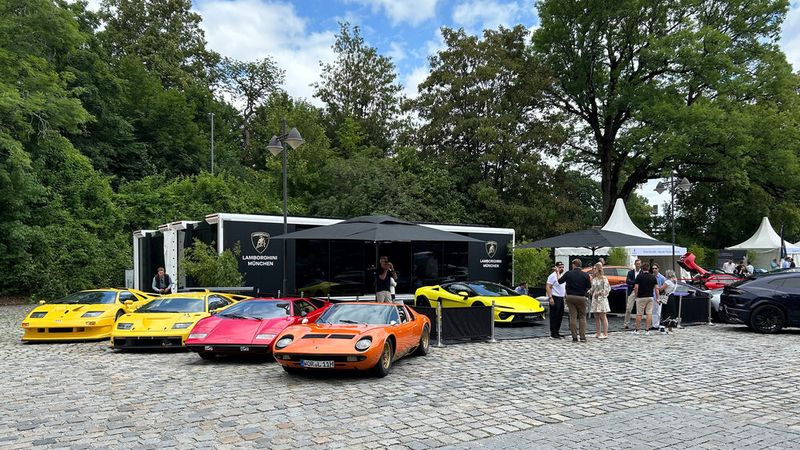 Einer von mehreren Supersportwagen-Händlern am Tegernsee: Lamborghini München. (Bild: Peter Diehl)