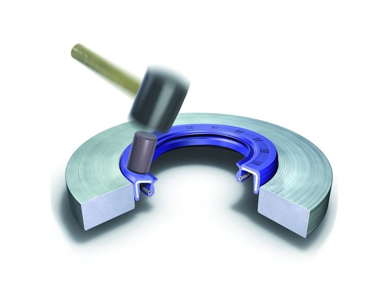 Bei dieser unzulässigen Hammermontage kann der Simmerring beschädigt werden. (Archiv: Vogel Business Media)