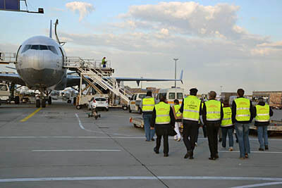 Tag der Logistik 2011: Lufthansa Cargo zeigte den Besuchern, ... (Archiv: Vogel Business Media)