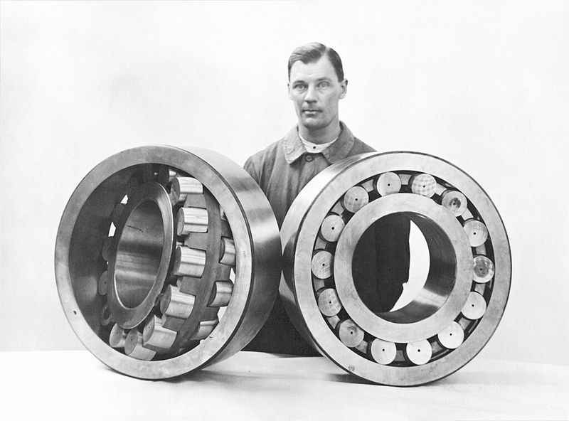 Der schwedische SKF-Ingenieur und spätere technische Leiter Arvid Palmgren entwickelt das Pendelrollenlager. (SKF)