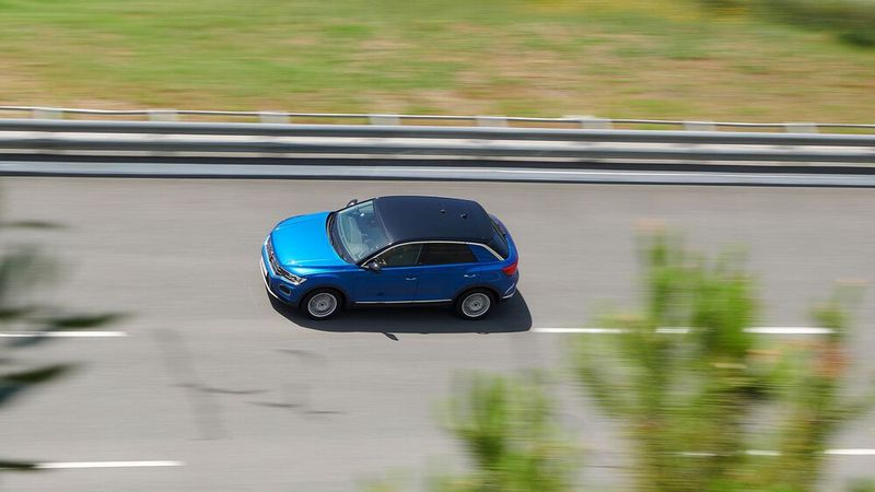 Die vom ADAC getesteten Reifen der Dimension 215/55 R17 eignen sich für kleine SUVs und Autos der unteren Mittelklasse. (Bild:  ADAC/Marc Wittkowski)