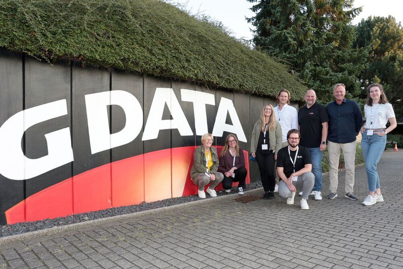 Patricia Ciecierski (G Data), Sandra Tolotto, Julia Barthelmus, Ken Weid (youknow), Christian Laber, Matthias Koll (G Data), Ernst Bouwman, Eva van Eijden (Infosequre). (Bild: G Data CyberDefense)